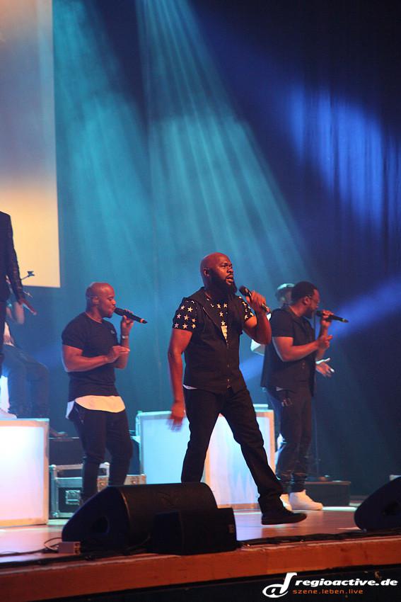 Naturally 7 (live in Mannheim, 2015)