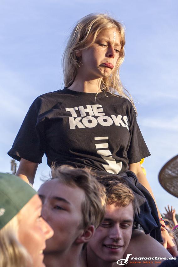 The Kooks (live beim Deichbrand Festival 2015)
